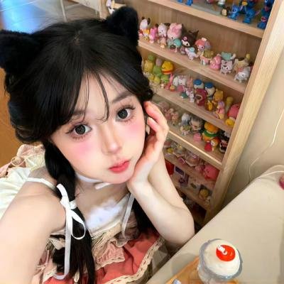 她如星光般闪耀